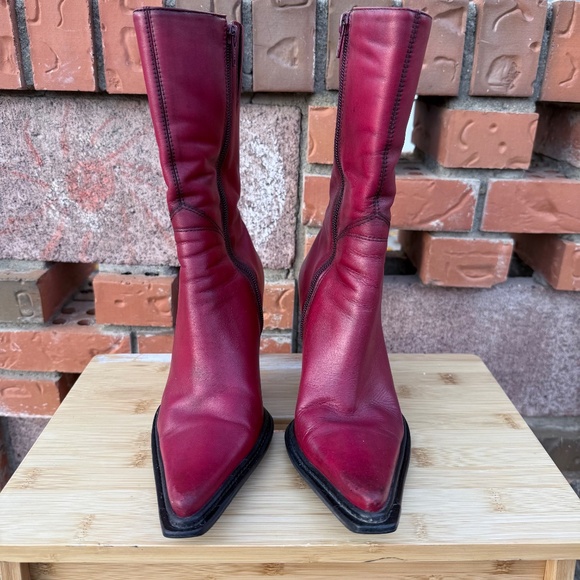 Stunning Y2K Western Style Red Leather Mid-Calf Boots - Picture 2 of 11